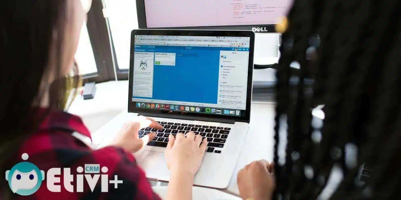 En un dispositivo puedes tener dos cuentas de Etivi y dos WhatsApp